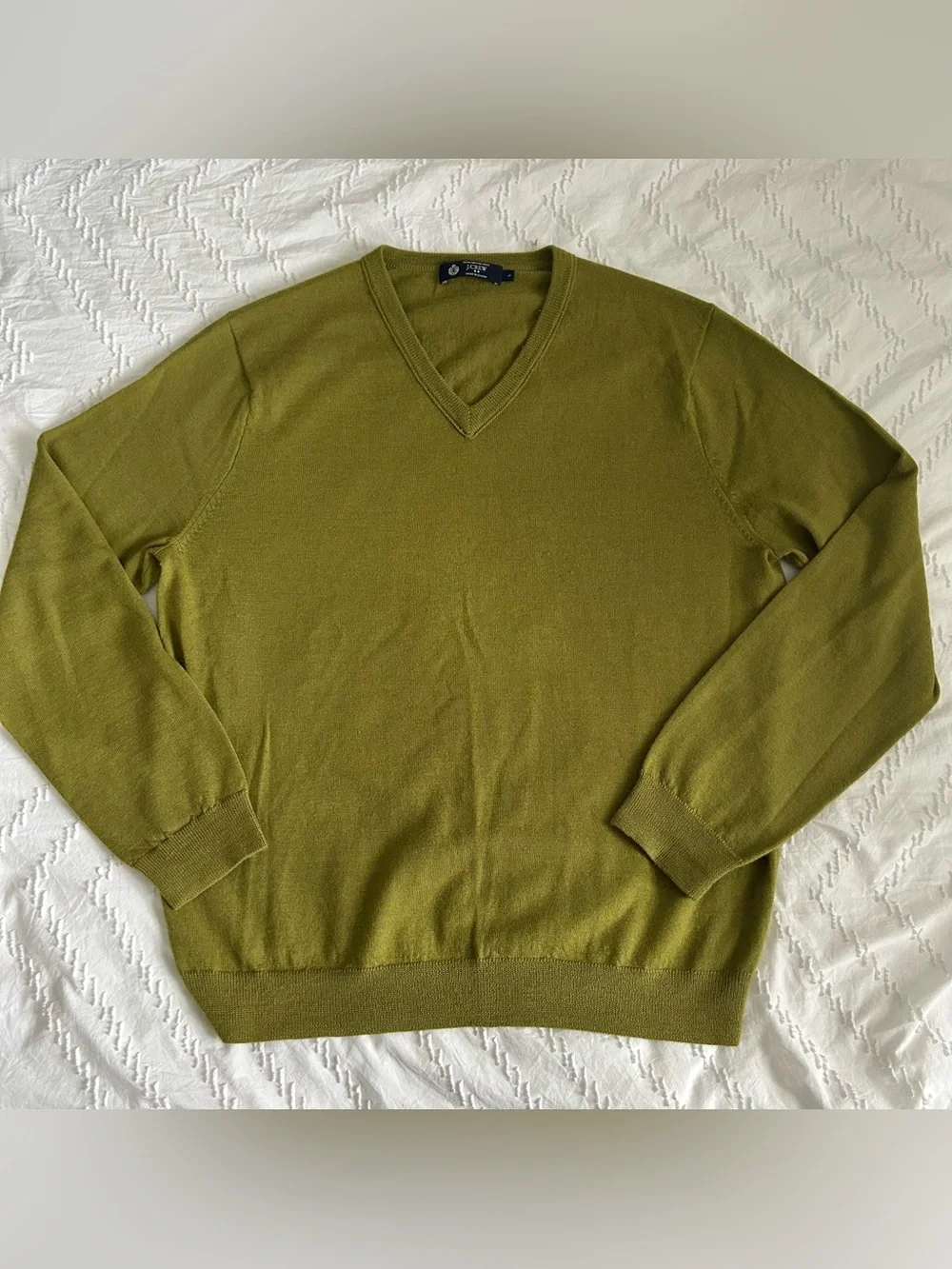 J. CREW Men’s 100% Merino Wool V-Neck Pullover Sweater Knit Olive Green Large